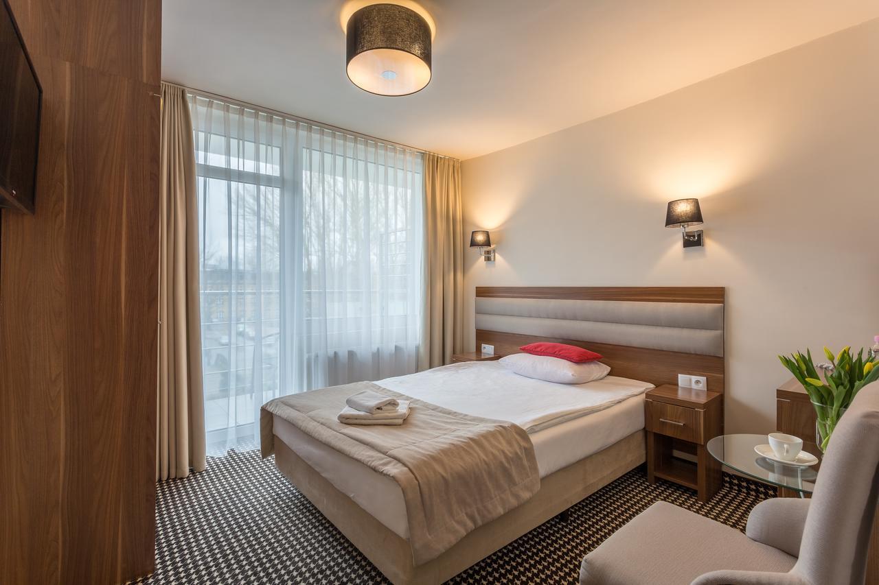 Single Room,451484367:JPEG